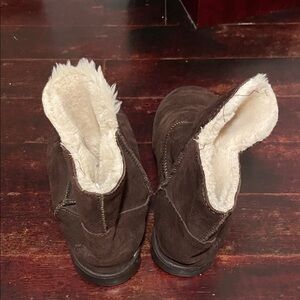 DearFoams Brown Suede Fur-Lined Boots